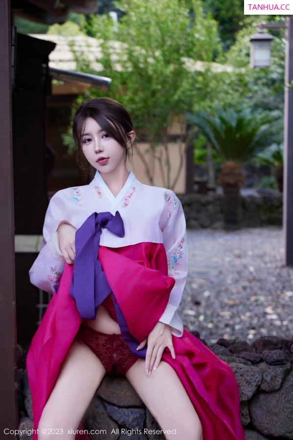 tina_甜仔  [XiuRen]高清写真图 2023.10.18 No.7522 tina_甜仔 济州岛旅拍第19张图片